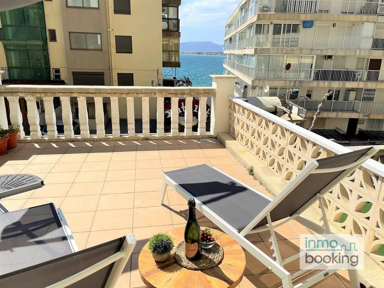 Foto 12 von 48: Ferienwohnung für 4 Personen mit Pool