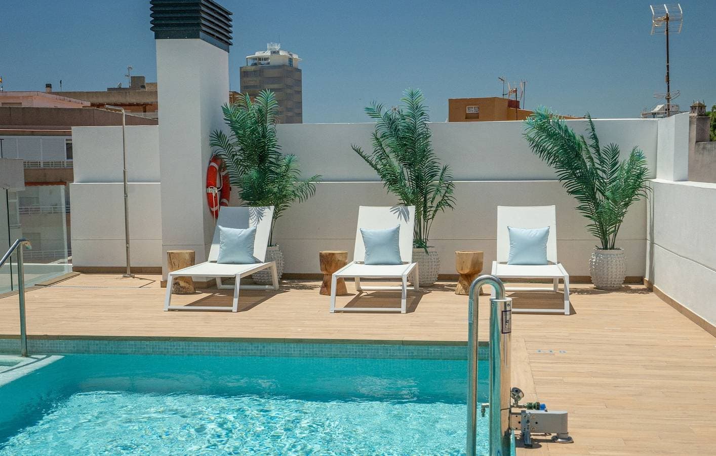 Foto 2 von 28: Ferienwohnung für 4 Personen mit Pool