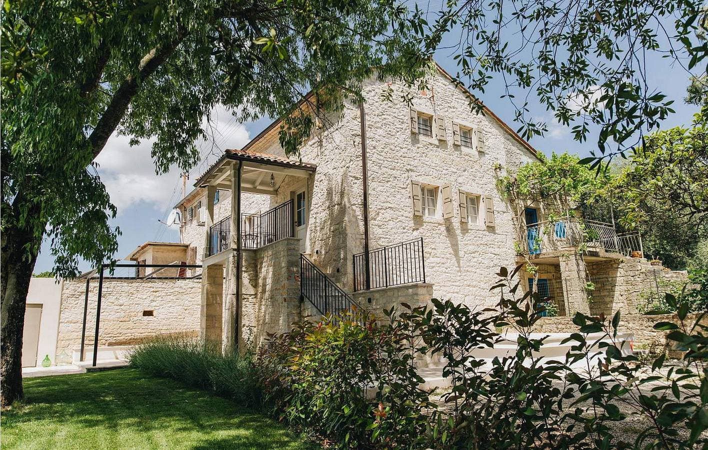 Charmante 140 m² große Wohnung mit Pool, Terrasse und WLAN in der Nähe von Baderna 1