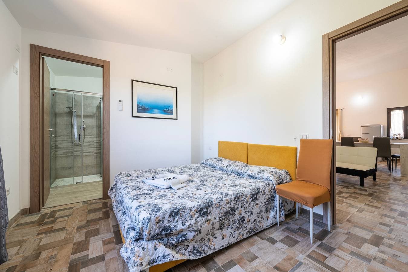 Foto 4 von 30: Zimmer 'Camera - Pisicinirgas' mit Bergblick, WLAN und Klimaanlage