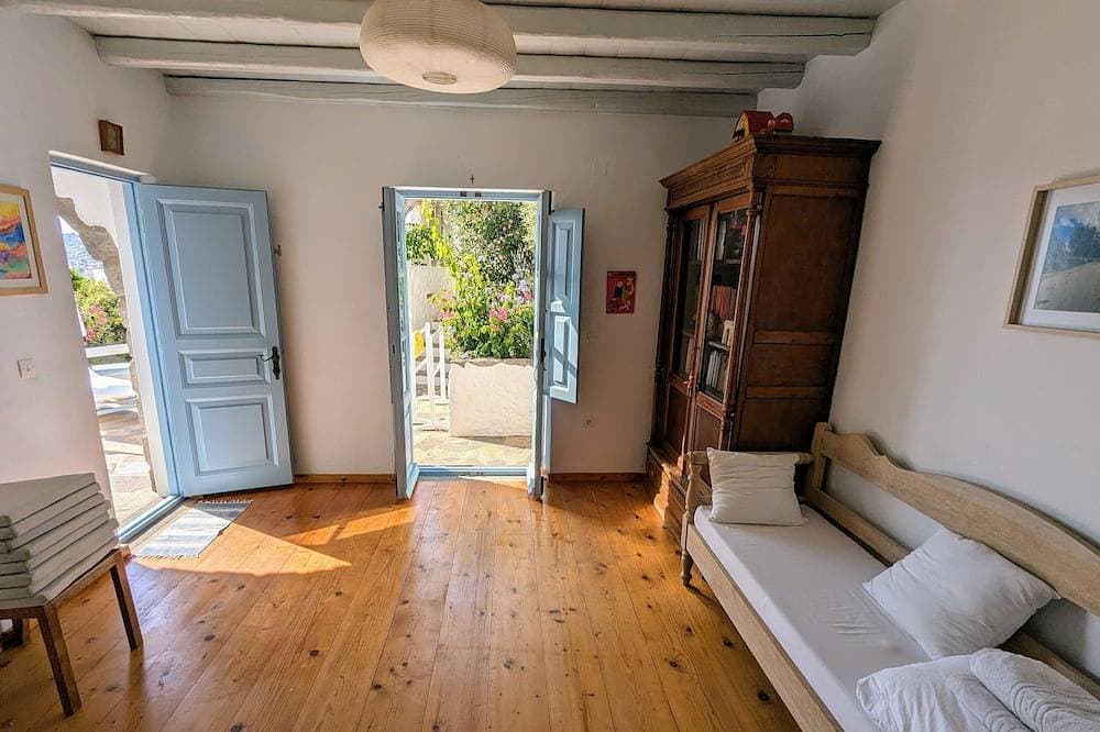 Foto 9 von 30: Property with 2 charming Patmos style family homes