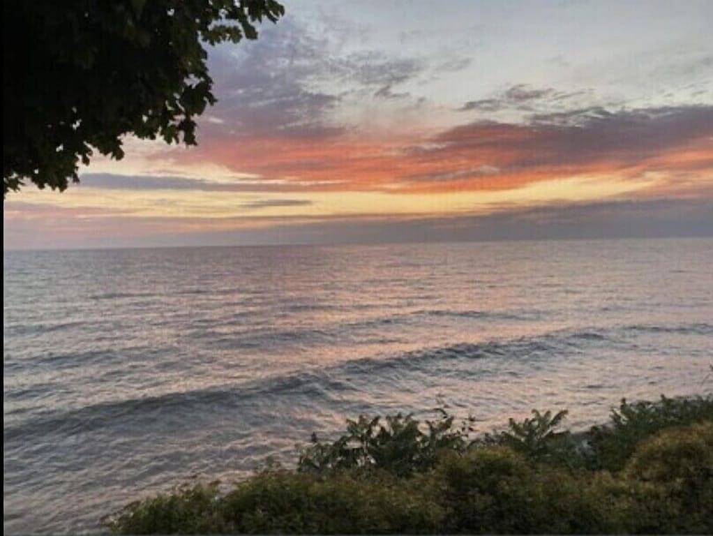 Foto 7 von 20: Lakefront Paradise  - Sleeps 6 - Only $400/Night