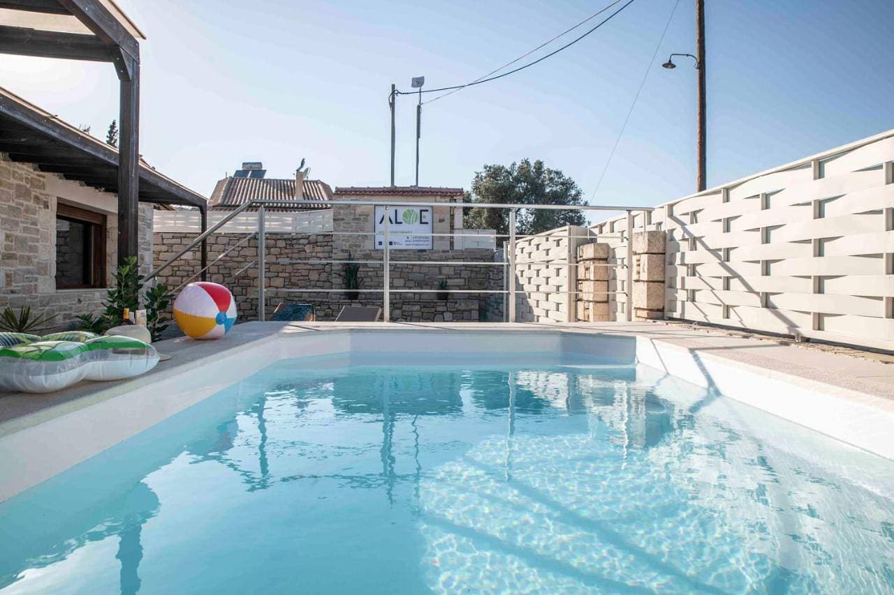 Foto 3 von 111: Three-Bedroom Villa