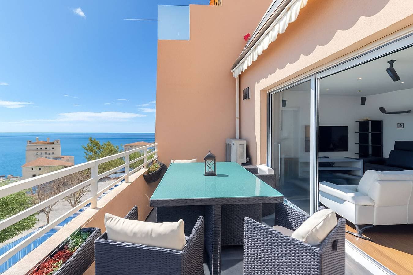 Foto 11 von 16: Stunning Renovated 1-Bedroom Breathtaking View