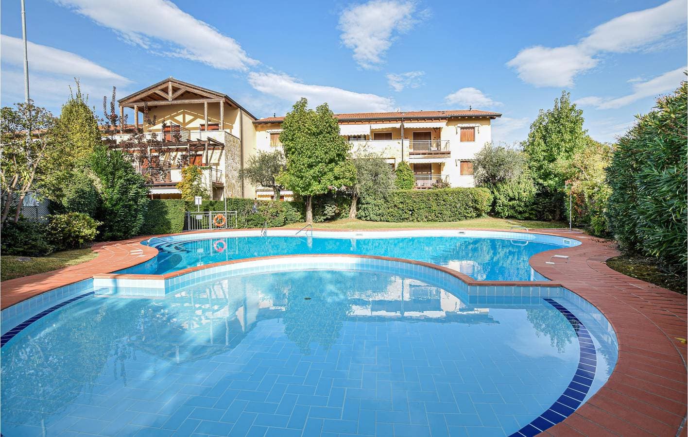 Luxuriöses Apartment mit Pool und Parkplatz, 2 km vom Strand entfernt 1