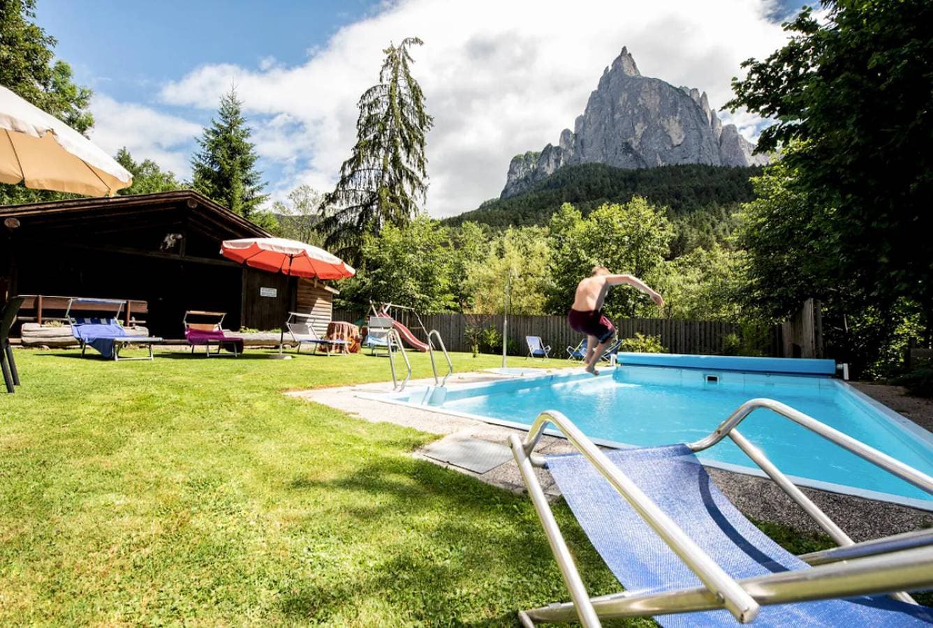 Foto 13 von 30: Ferienwohnung "Bergfrieden 2 A" mit Bergblick, Pool, WLAN, Terrasse & Garten