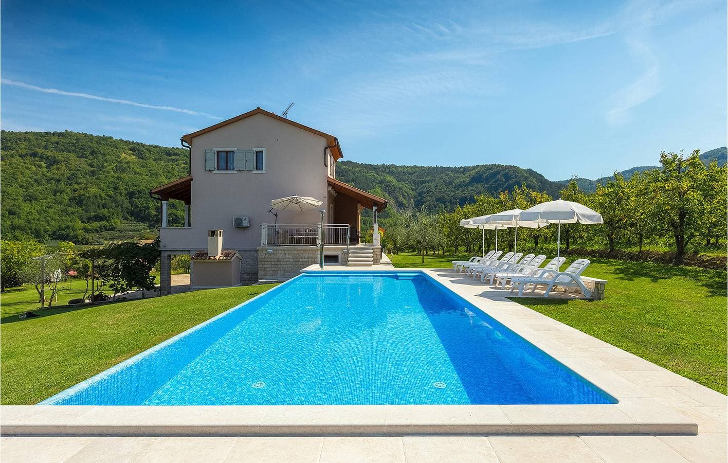 Foto 10 von 61: Charmante 150 m² große Ferienwohnung mit Pool, WLAN und Parkplatz in der Nähe von Novaki Motovunski