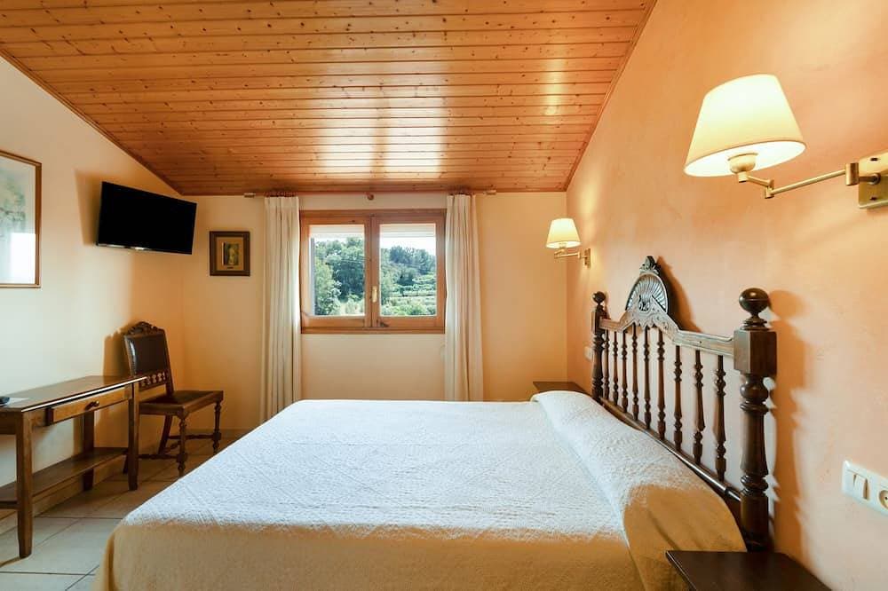Zimmer mit Frühstück 'Ball De Bastons', Bergblick, WLAN & Klimaanlage 1