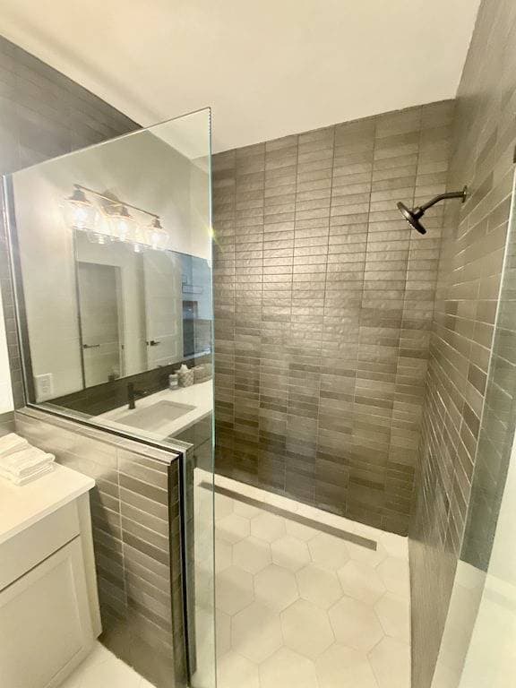 Foto 6 von 16: Clean, Comfortable, and Modern Cda Retreat inside Gated Community.