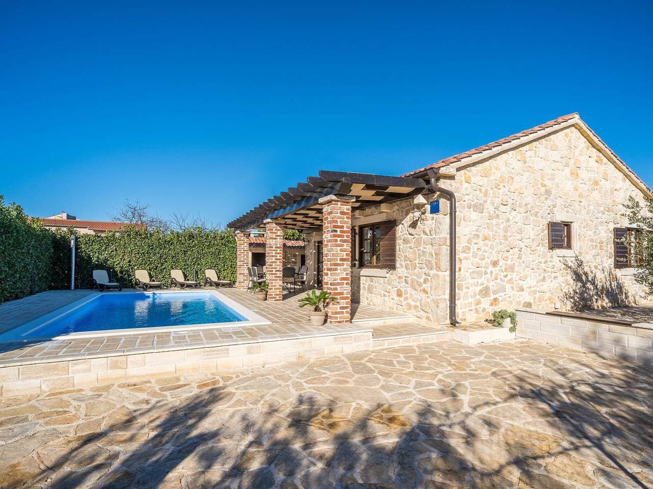 Foto 12 von 40: Ferienhaus in Sukošan am Meer