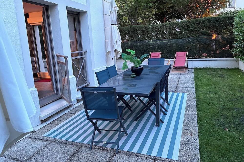 Apartment with south-east terrace, in the center of Rueil 1