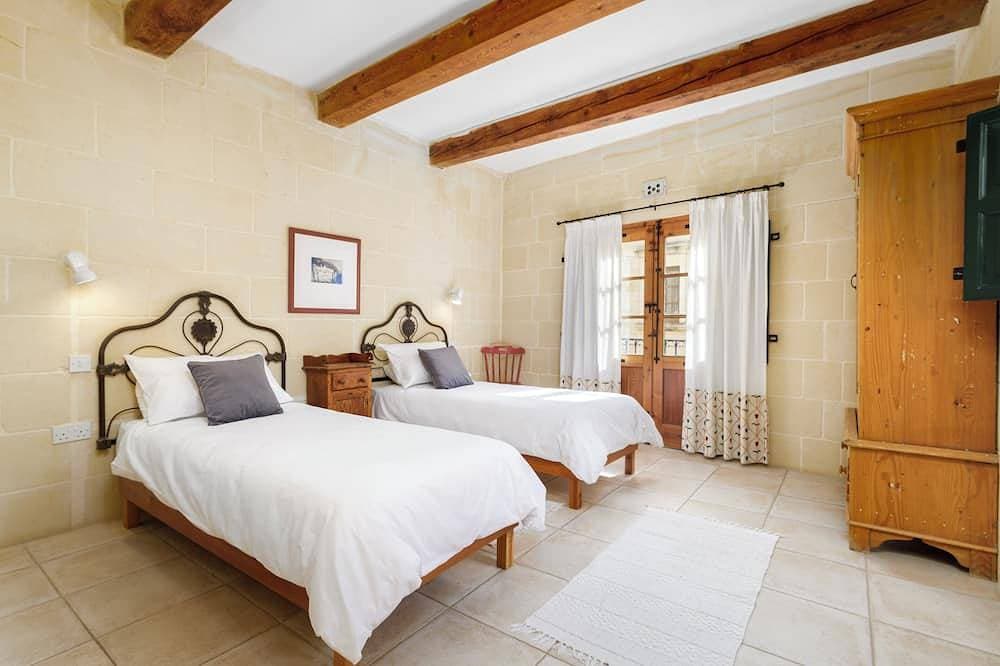 Foto 4 von 25: Haus mit Charakter mit eigenem Pool