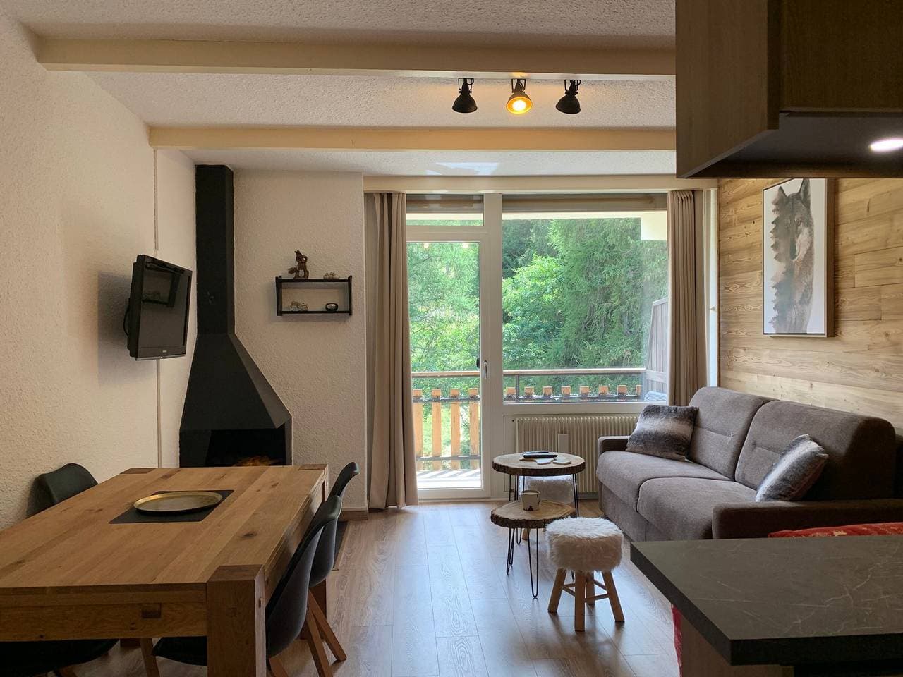 Charmantes renoviertes Studio mit Balkon und WIFI, nahe den Pisten 1