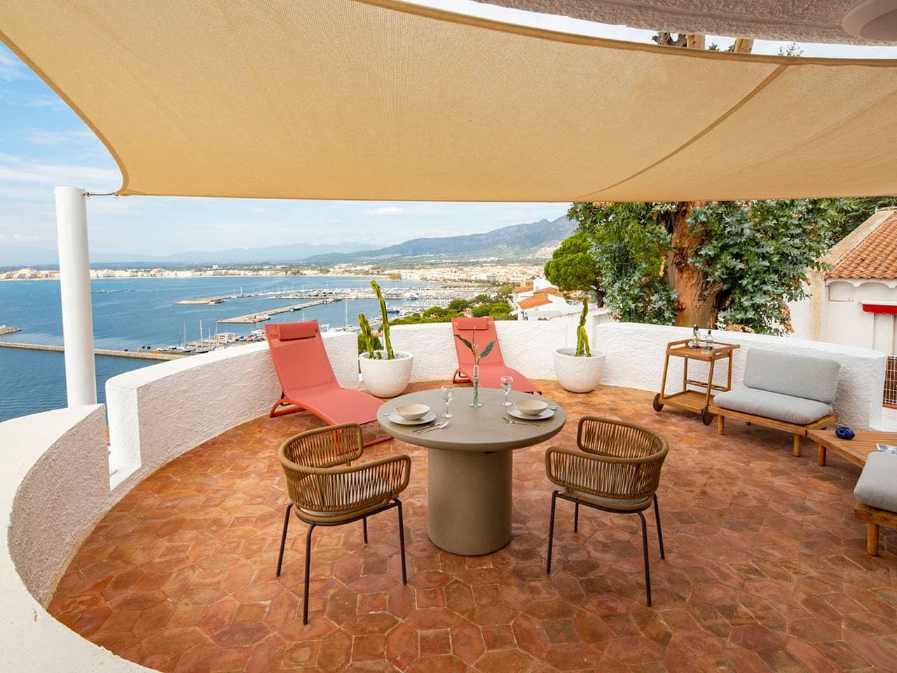 Foto 12 von 18: Modernes Studio mit Terrasse in Roses