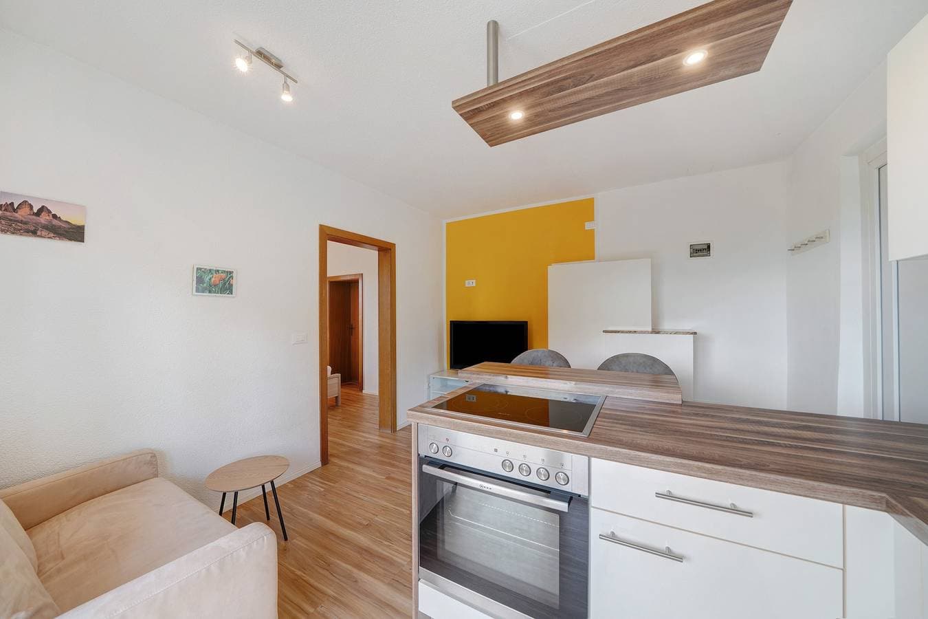 Foto 6 von 22: Ferienwohnung "Mayenburg" mit Bergblick, Gemeinschaftsgarten und Pool