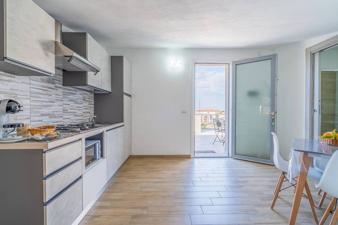 Foto 10 von 24: Ferienwohnung „Nord in Villa Sele“ mit Pool, WLAN und Klimaanlage
