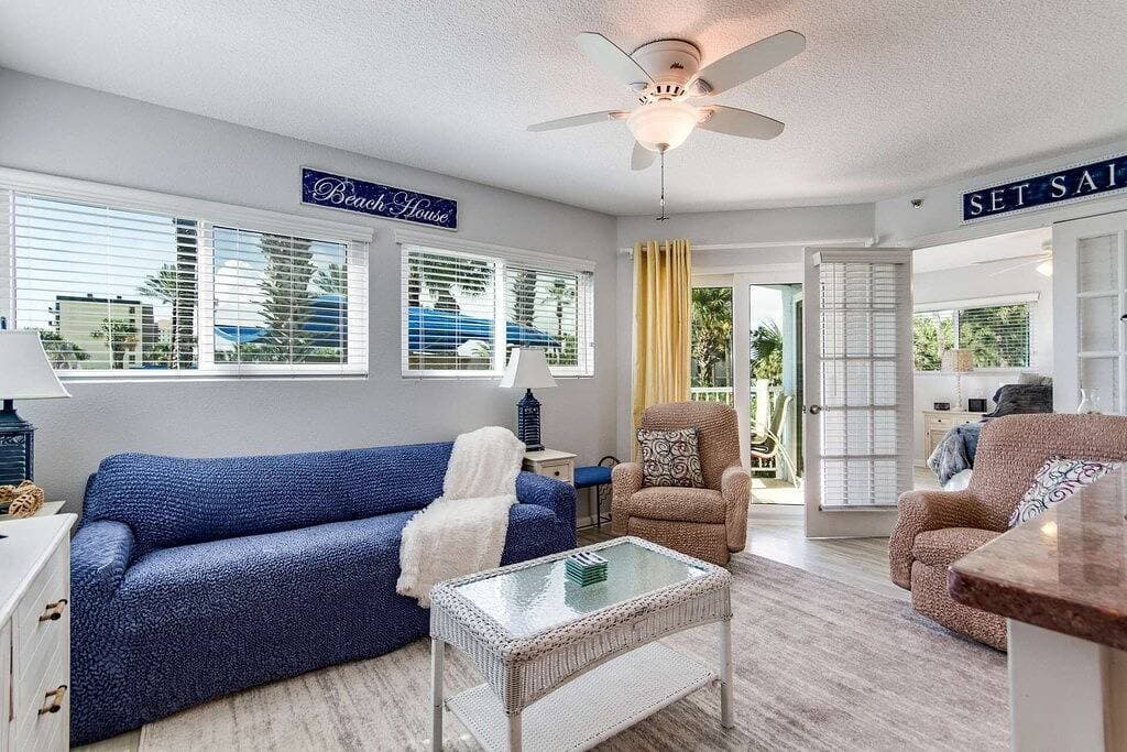 Foto 9 von 50: Wohnung mit Meerblick 1 Schlafzimmer | Weg zum Jacksonville Strand | Pool + Kingsuite