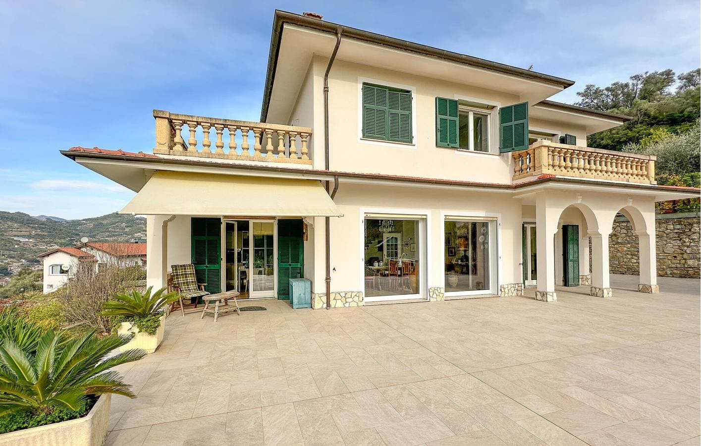 Gemütliche Ferienwohnung mit Parkplatz und Terrasse in der Nähe von Camporosso 1