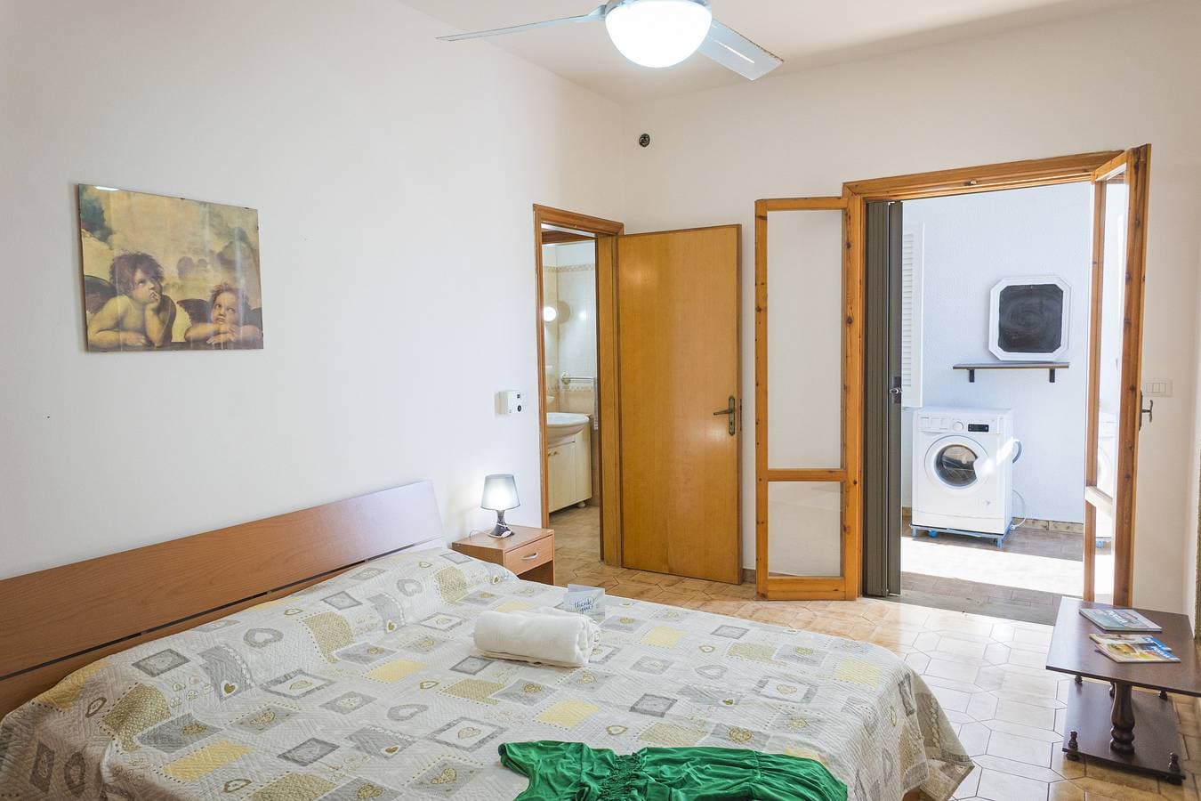 Foto 5 von 34: Torre Lapillo Apartment Sea View, 20m to Beach
