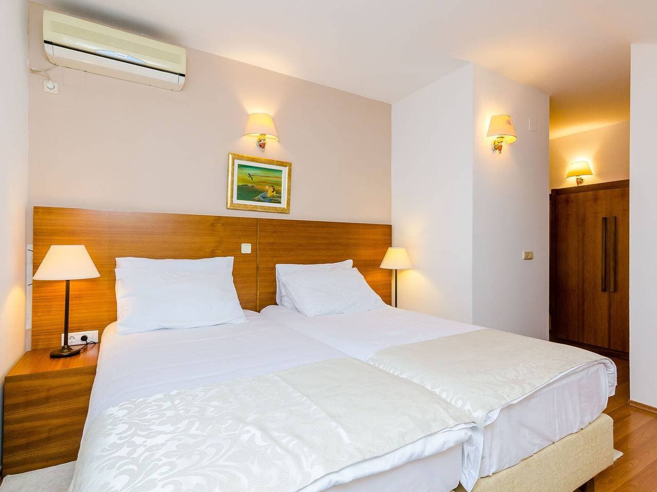Foto 8 von 20: Pansion Srebreno - Double or Twin Room wth Balcony and City View 1
