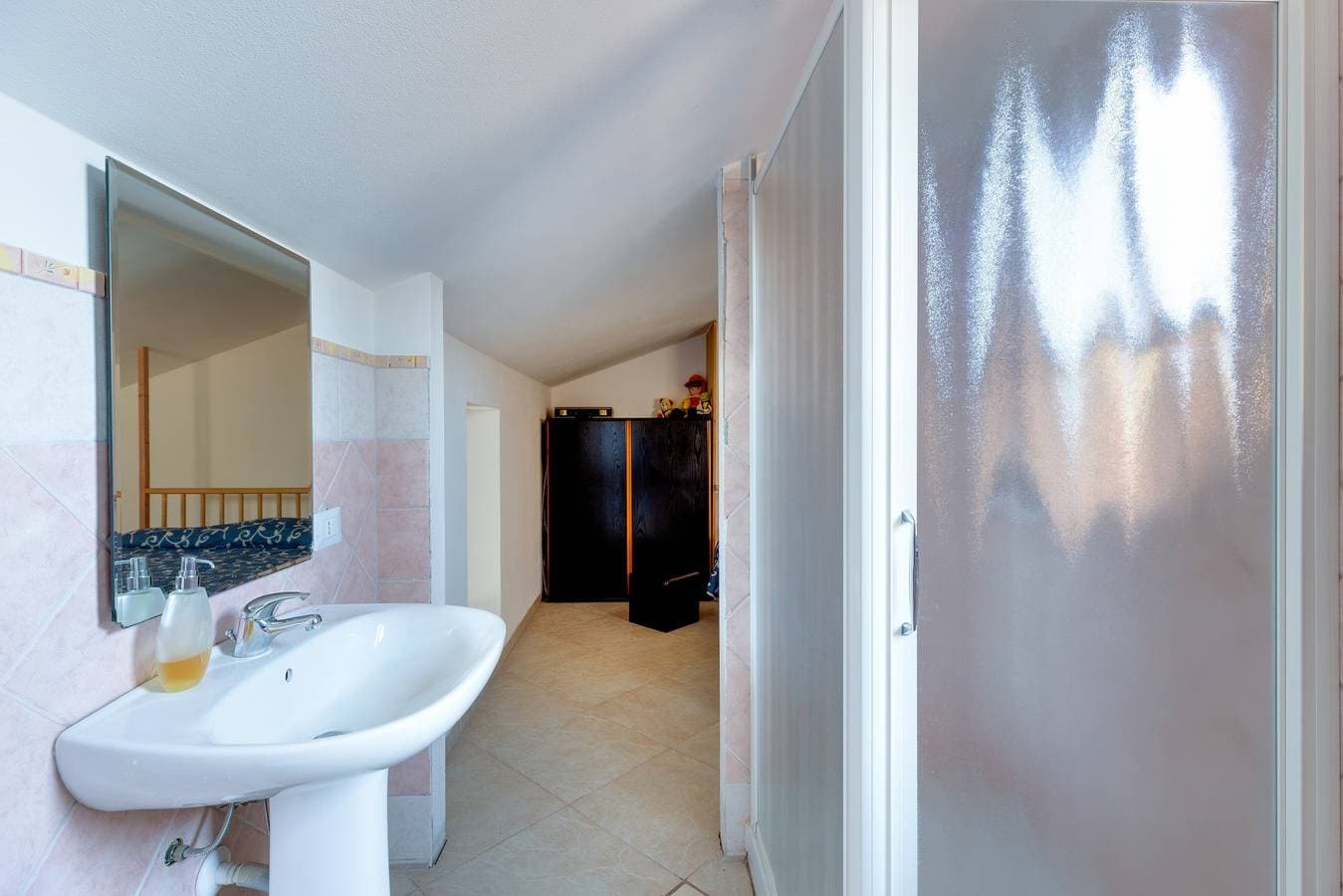 Foto 10 von 26: Ferienwohnung 'Flamingo House' mit Balkon, WLAN und Klimaanlage