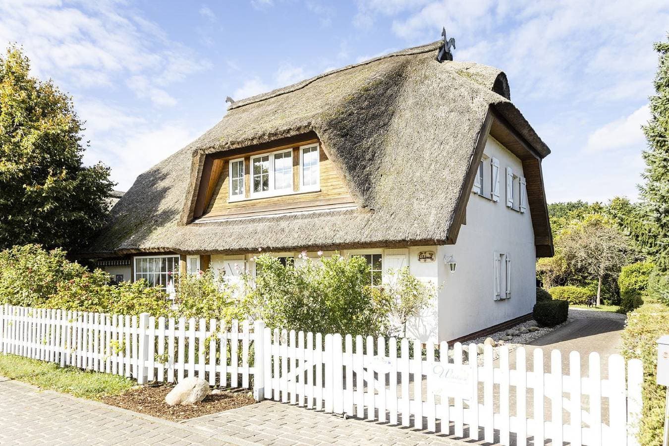 Großzügige Ferienwohnung mit Terrasse und Garten im ruhigen Landhaus Wildrose 1