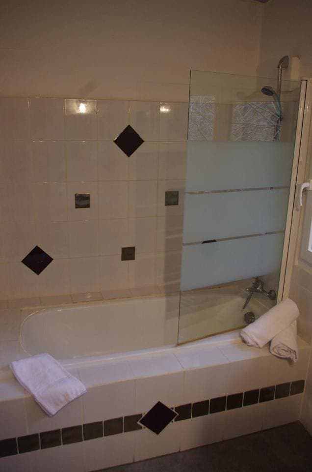 Foto 7 von 9: Double Room with Private External Bathroom