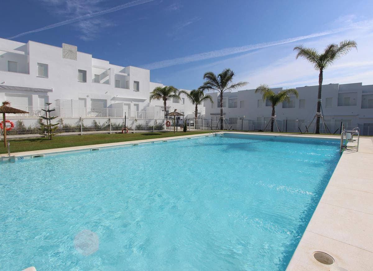 Casa Los Barcos 1 - Modernes, komfortables Reihenhaus mit Gemeinschaftspool in Strandnähe 1