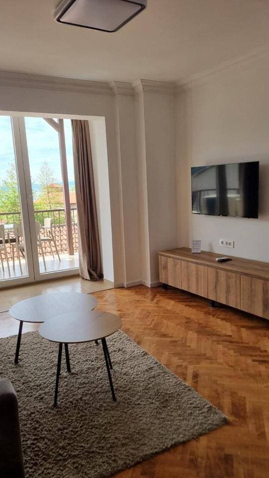 Foto 11 von 29: One-Bedroom Apartment with Lake View
