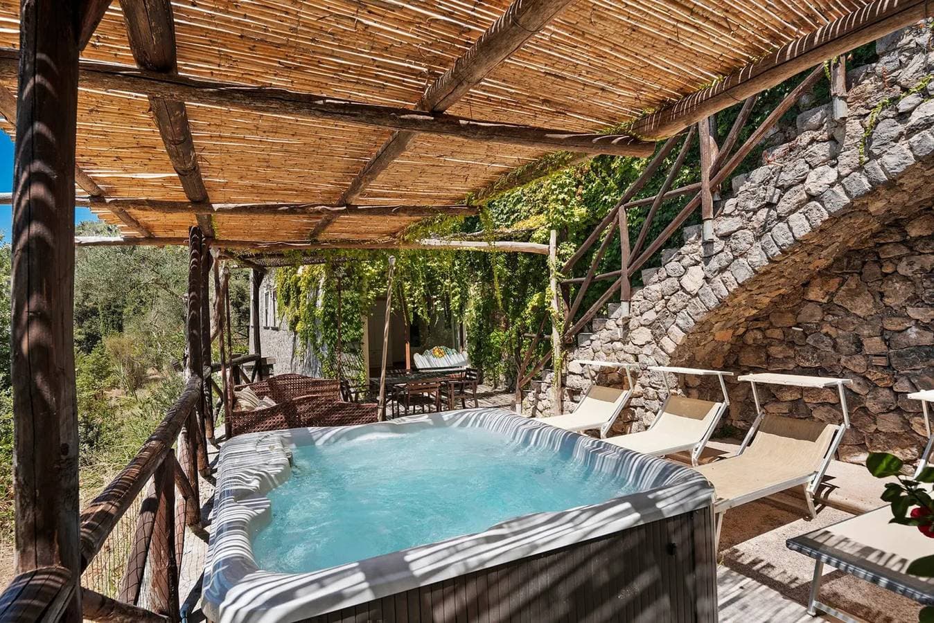 Foto 6 von 39: Villa 'Luxury Seaview mit Jacuzzi' mit Meerblick, WLAN und Klimaanlage