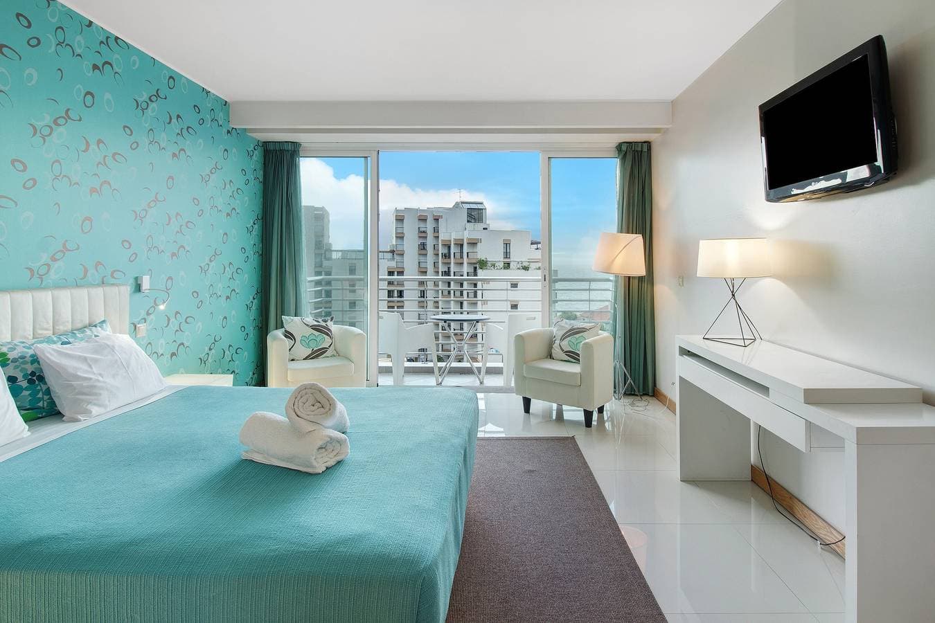 Foto 2 von 16: Apartment 'Dfm Happy Days E - Funchal' mit Balkon, WLAN und Klimaanlage