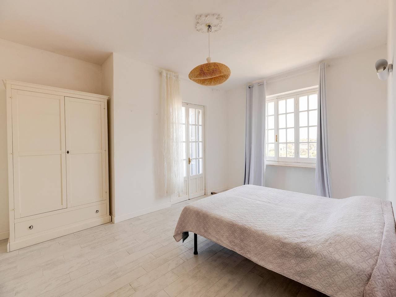Foto 11 von 40: Villa mit Terrasse und Klimaanlage und Meerblick