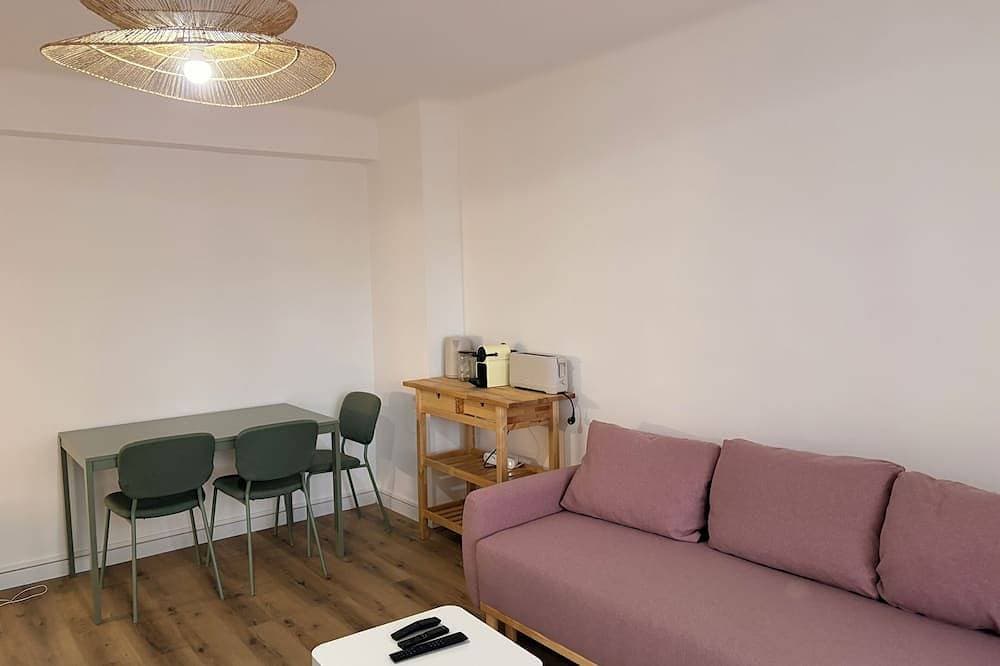 Foto 11 von 21: La Garde, Refurbished - ideal location, sleeps 8