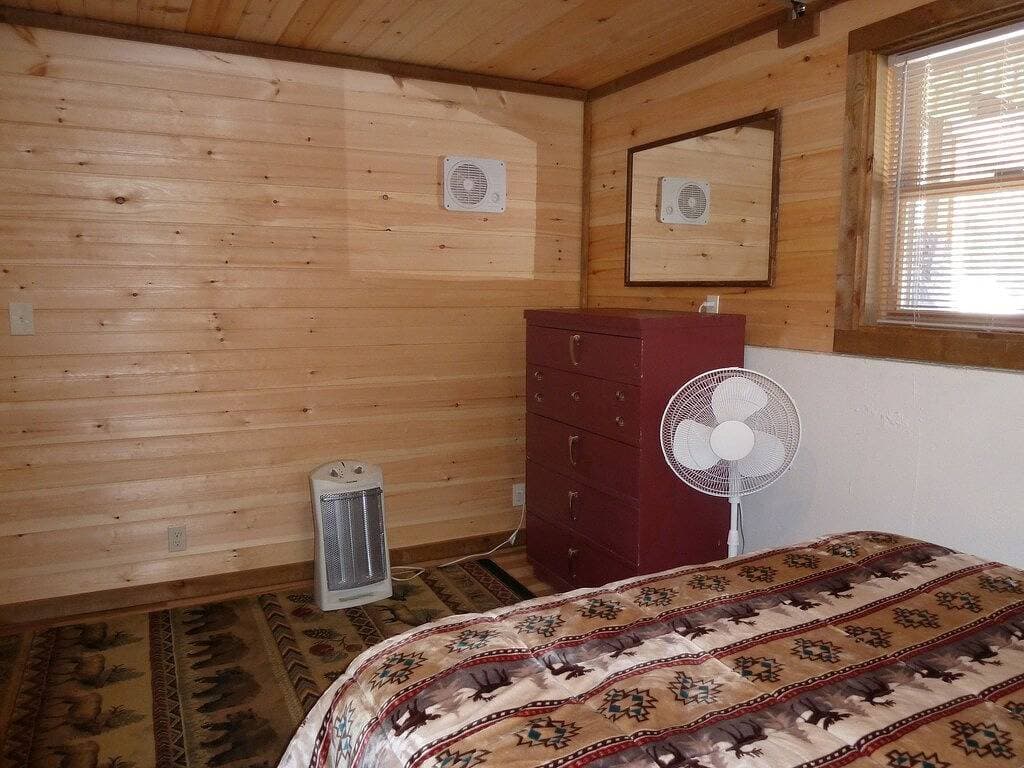Foto 6 von 16: Haustiere erlaubt, ruhige Nachbarschaft, gemütliche Hütte auf der unteren Ebene