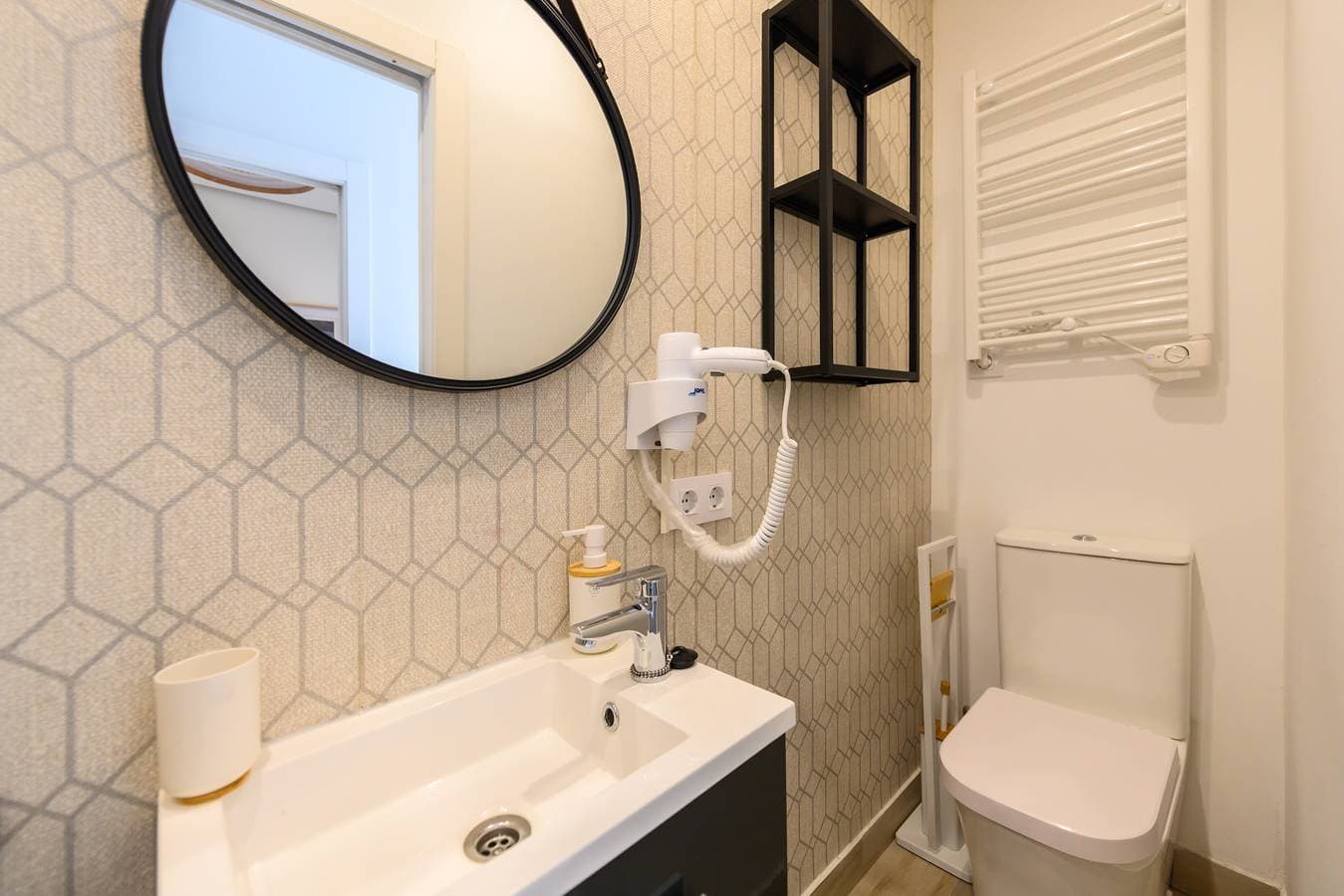 Foto 4 von 37: M La Paz: Habitación con confort y esenc