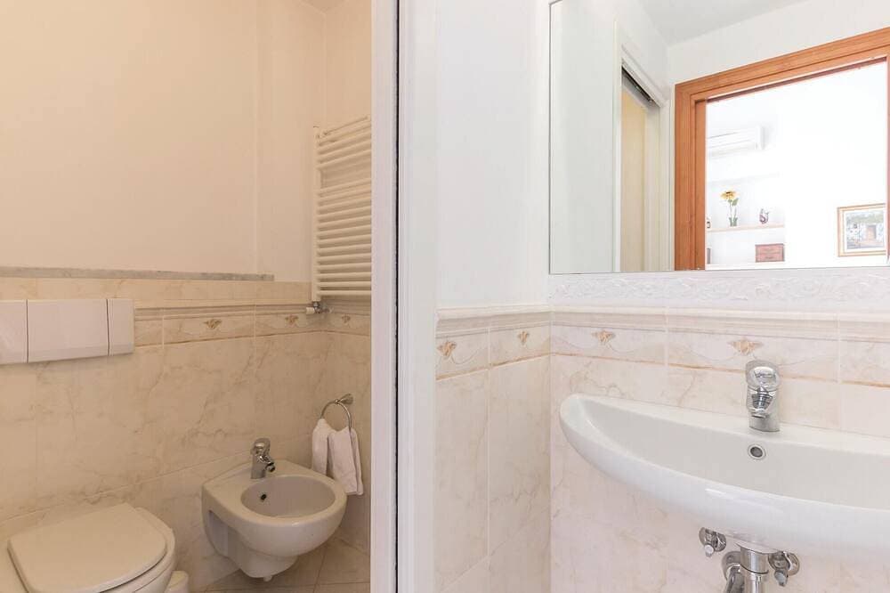 Foto 9 von 29: Stunning apartment in Rapallo Ge with swimming pool