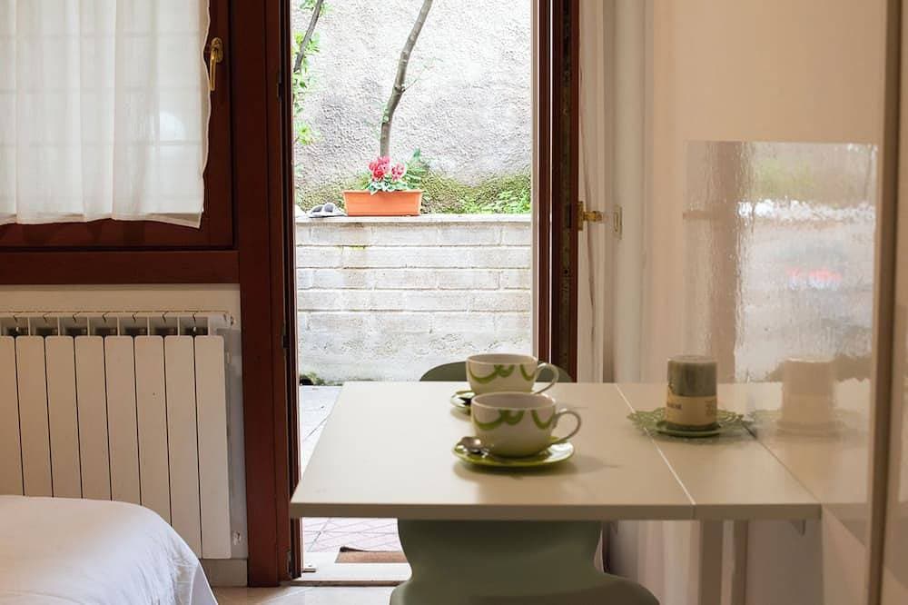 Foto 5 von 30: The Tiny House is your city retreat in Rome.