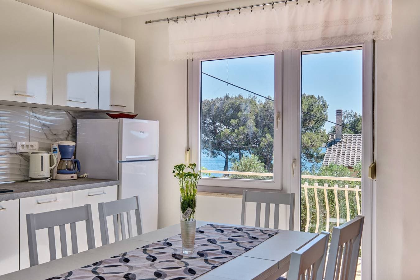 Foto 10 von 29: 3-Zimmer-Ferienwohnung mit Balkon und Meerblick Martinscica (Cres) A-23222-a