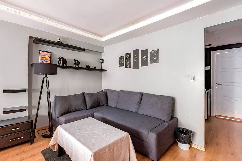 Foto 12 von 20: Cozy Central Apartment with Elevator&Patio Near Metro 2 minute walking