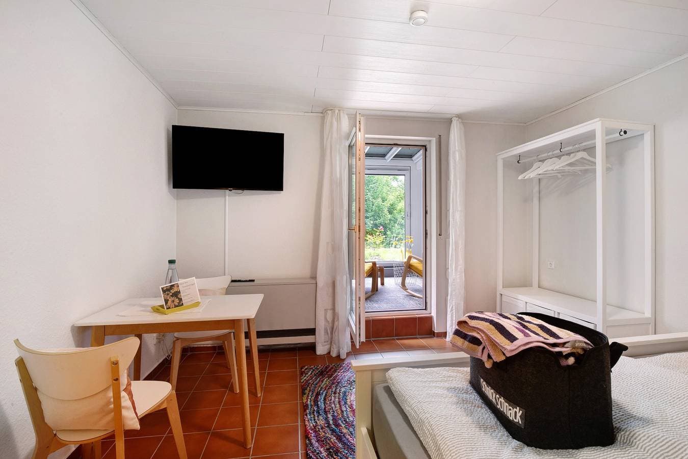 Foto 3 von 38: Ferienwohnung 'Burgblick' mit Gemeinschaftsgarten und Wi-Fi