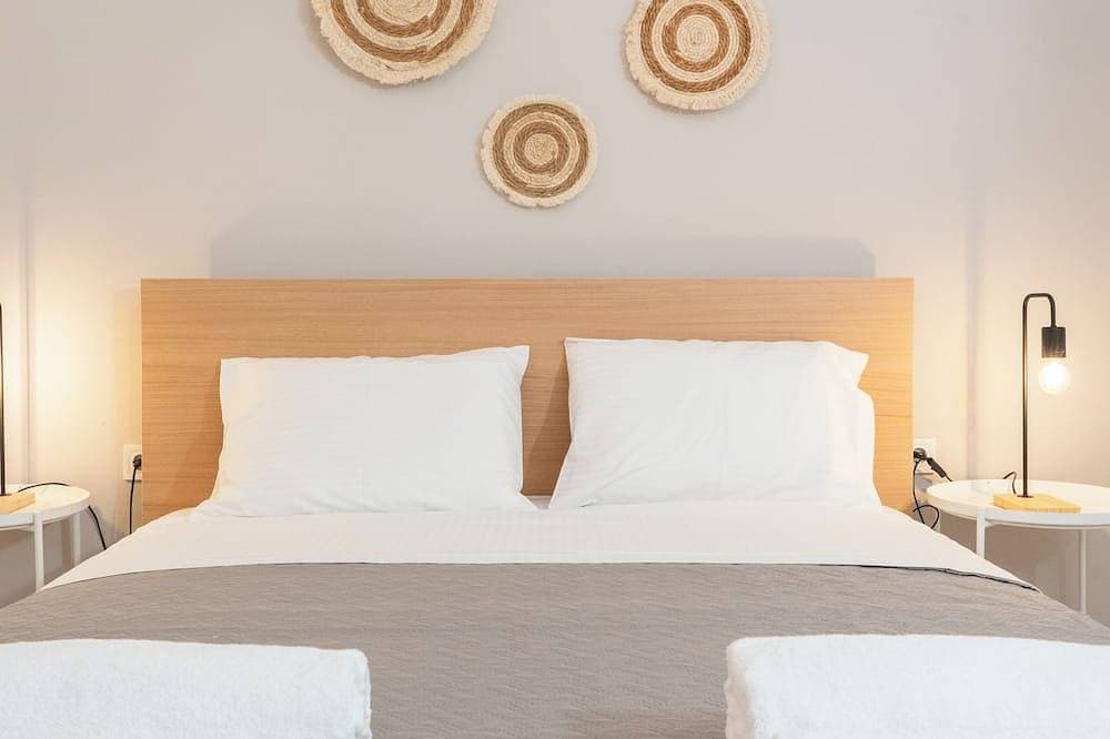 Seaside Retreat in Southern Crete: Modern Flat, Walking Distance from the Sea. 1