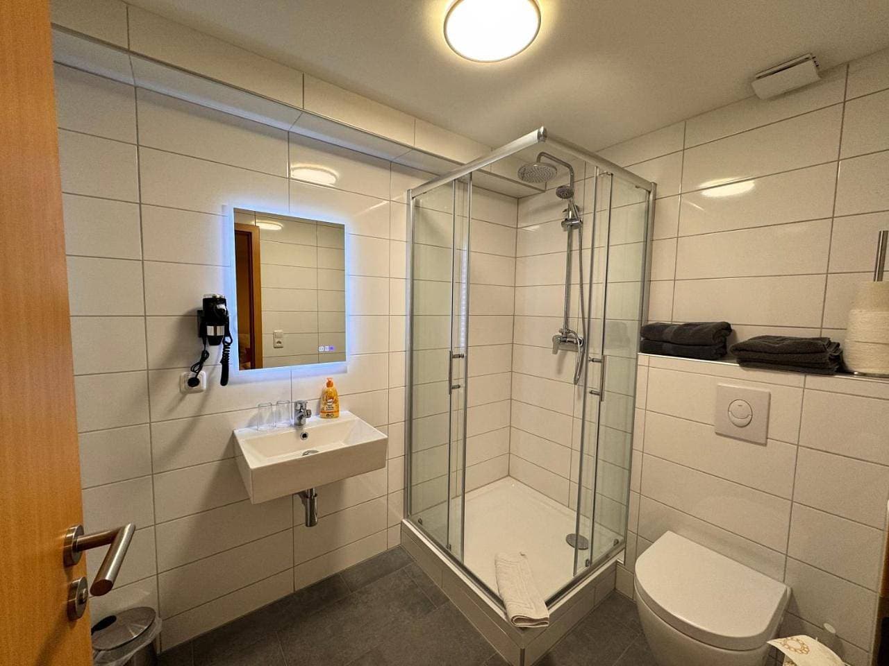 Foto 8 von 12: Budget Double Room