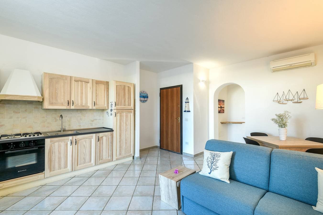 Foto 6 von 25: Apartment „Lazulite - Sardinienurlaub“ mit Gemeinschaftspool, WLAN und Klimaanlage