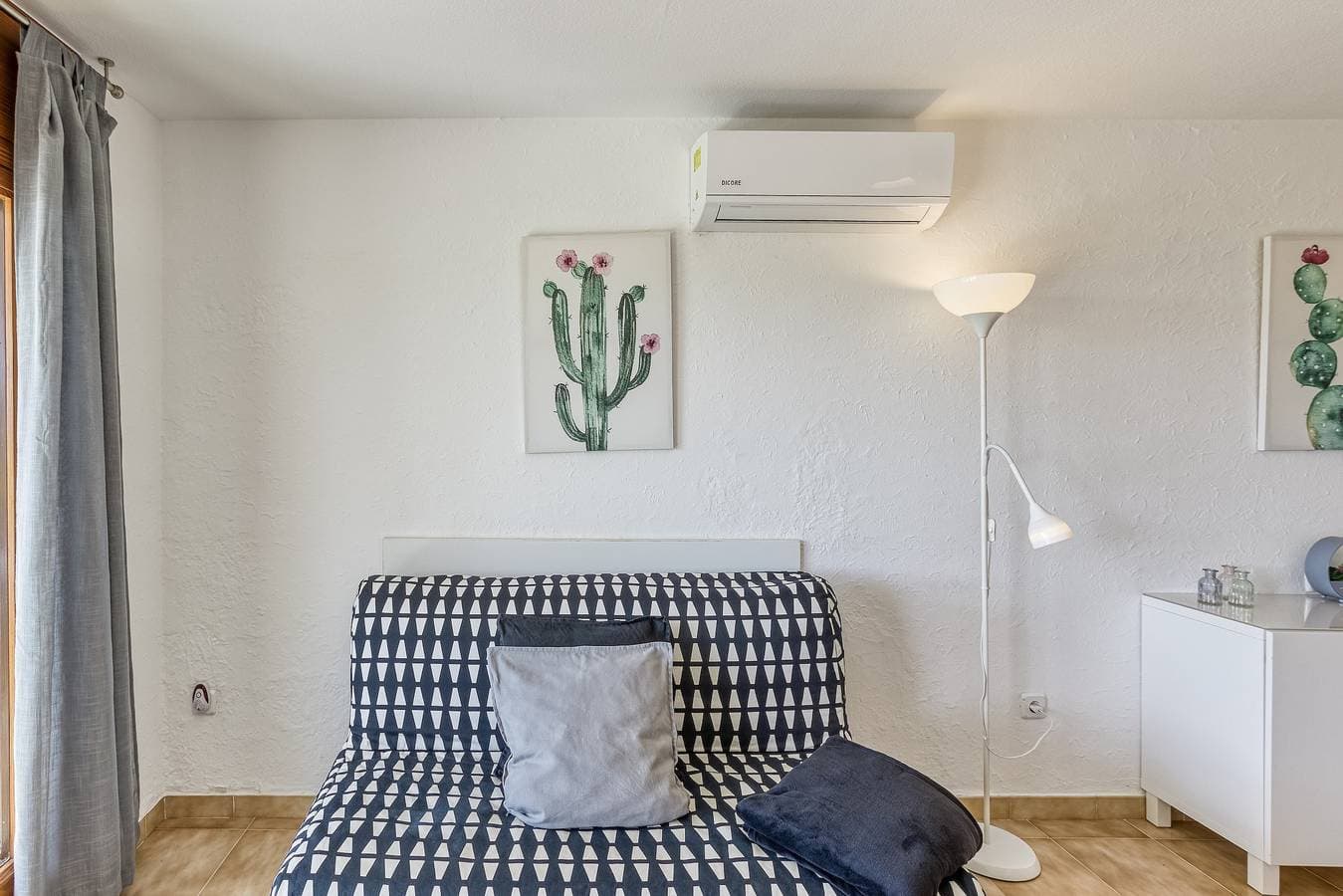 Foto 4 von 25: Apartment 'Salins 2' mit überdachter Terrasse am Strand von Empuriabrava, WLAN & Klimaanlage