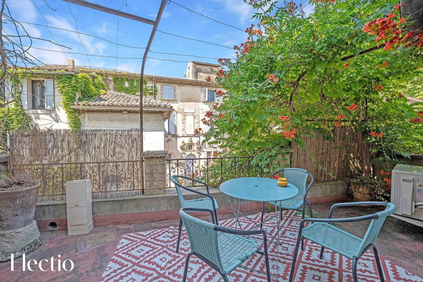 Foto 2 von 31: Maison Alena | Hauptplatz Lourmarin