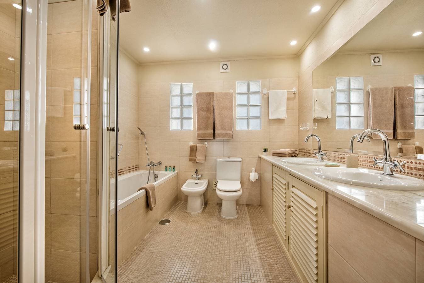 Foto 6 von 11: Villa 'Mng Elliott37' mit privatem Pool, WLAN und Klimaanlage