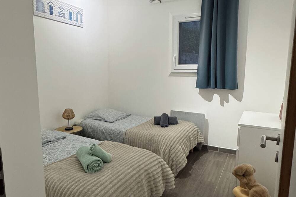 Foto 5 von 25: Ferienhaus im Erdgeschoss der Villa mit privatem Pool