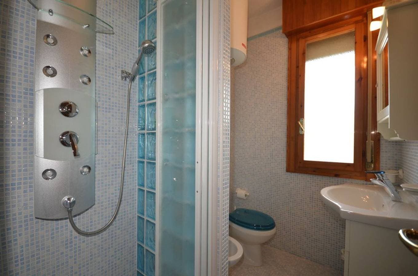 Foto 6 von 26: Helles und modernes Ferienhaus mit pool
