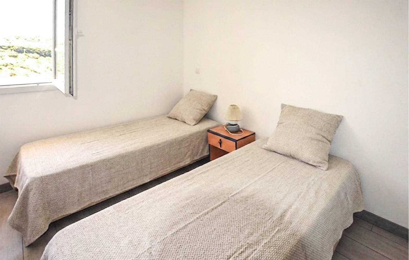 Foto 13 von 17: Charming 2-Bed Apartment with Pool & Garden, 700m from Stadtzentrum
