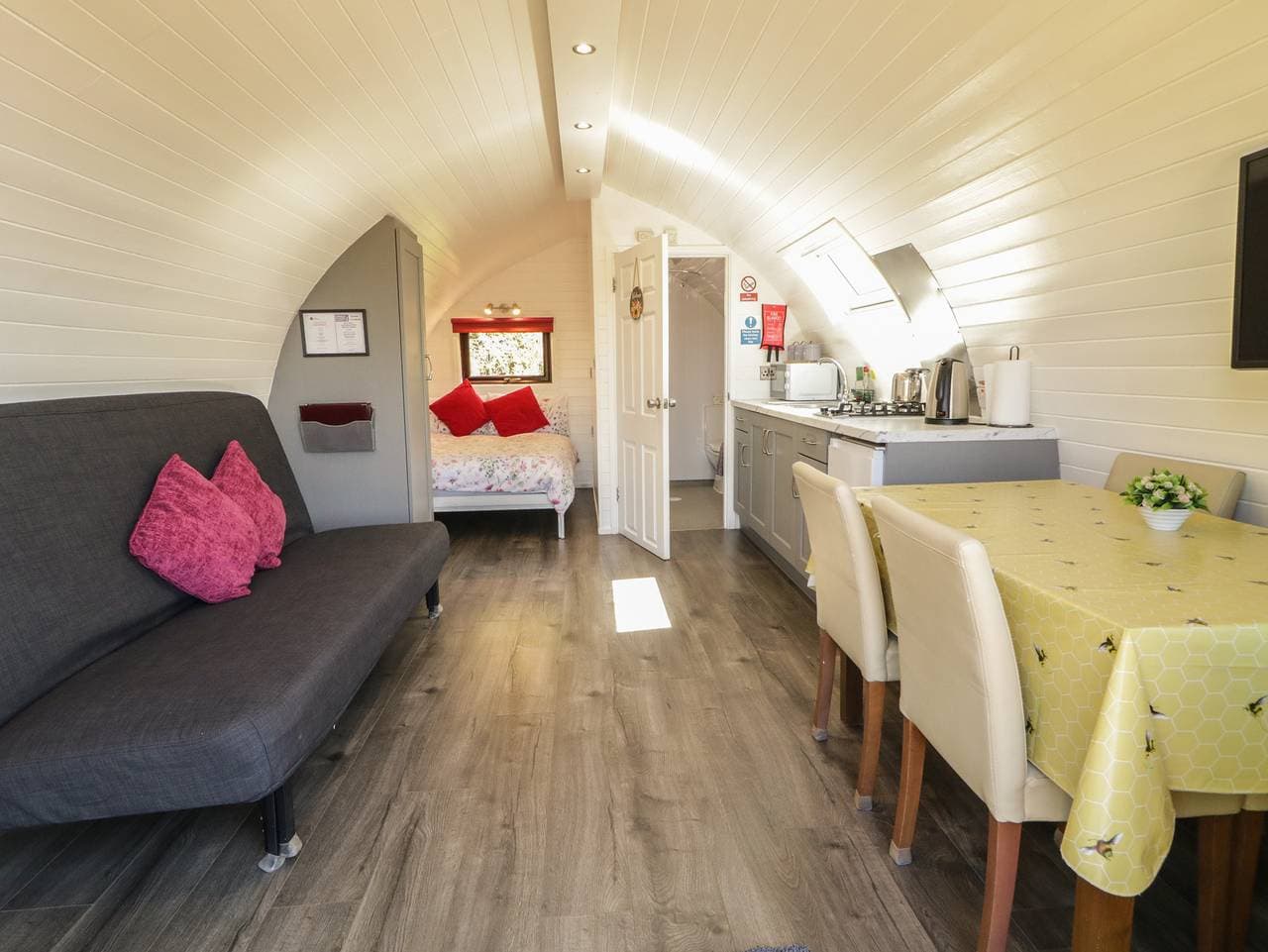Foto 7 von 31: Hütte für 2 Personen mit Garten